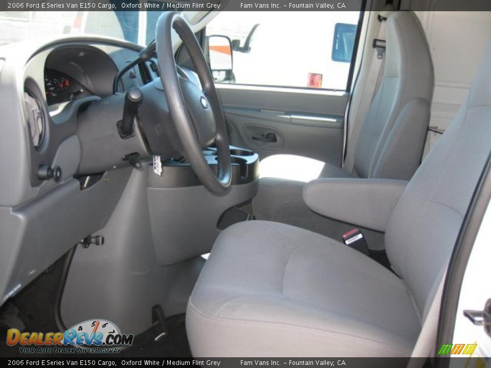 2006 Ford E Series Van E150 Cargo Oxford White / Medium Flint Grey Photo #8