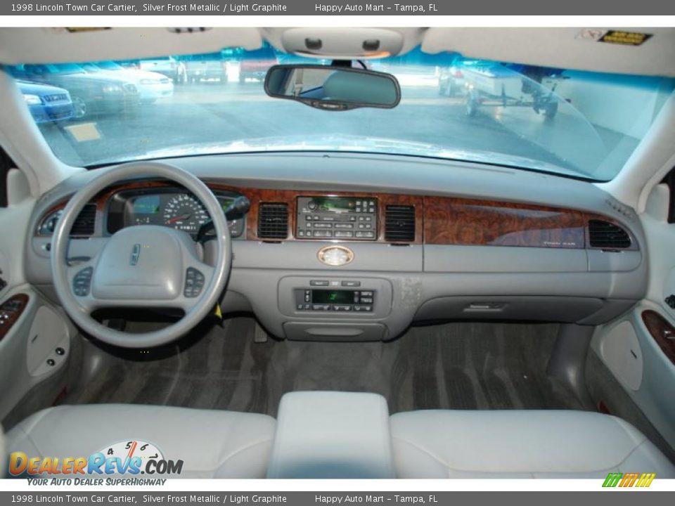 Dashboard of 1998 Lincoln Town Car Cartier Photo #12