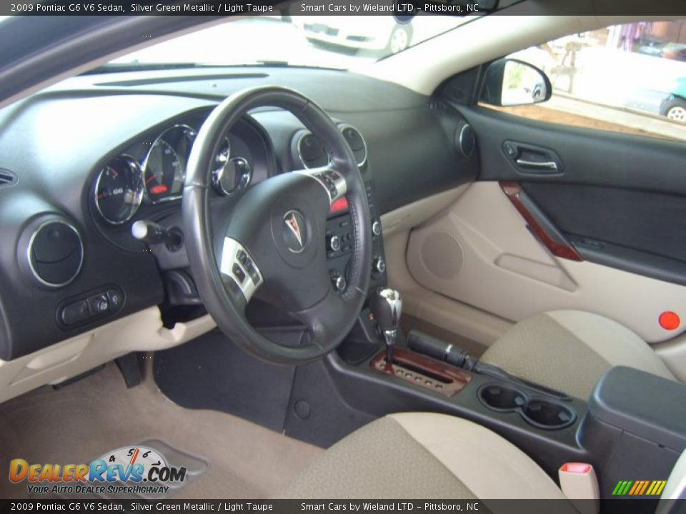 Dashboard of 2009 Pontiac G6 V6 Sedan Photo #16