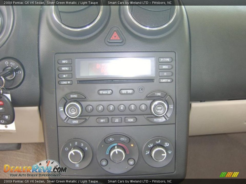 Controls of 2009 Pontiac G6 V6 Sedan Photo #19