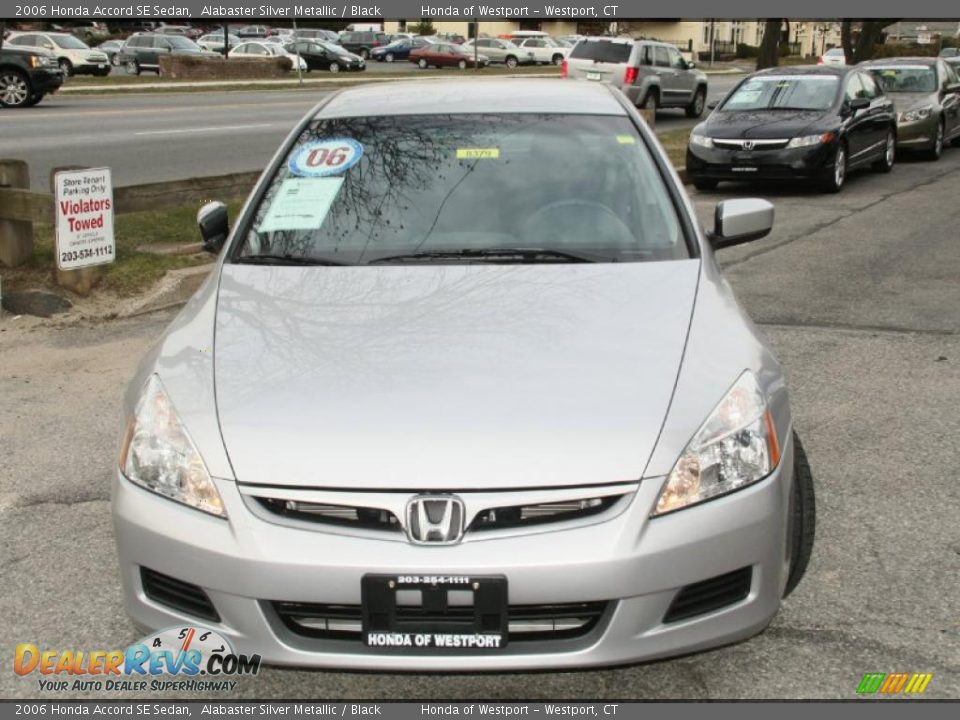 2006 Honda Accord SE Sedan Alabaster Silver Metallic / Black Photo #2