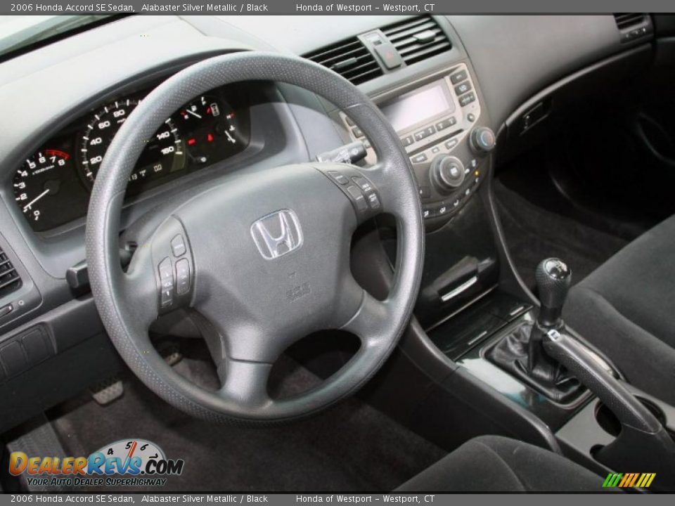 Dashboard of 2006 Honda Accord SE Sedan Photo #6