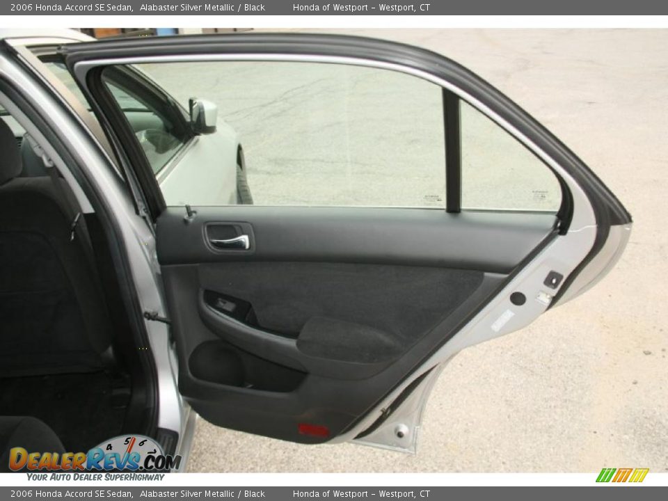 2006 Honda Accord SE Sedan Alabaster Silver Metallic / Black Photo #14