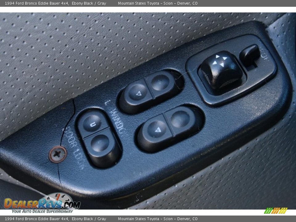 Controls of 1994 Ford Bronco Eddie Bauer 4x4 Photo #15