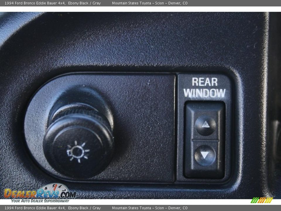 Controls of 1994 Ford Bronco Eddie Bauer 4x4 Photo #19