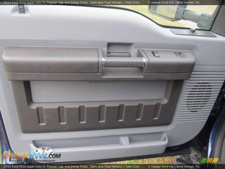 Door Panel of 2011 Ford F550 Super Duty XL Regular Cab 4x4 Dump Truck Photo #13