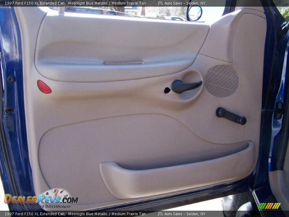 Door Panel of 1997 Ford F150 XL Extended Cab Photo #8