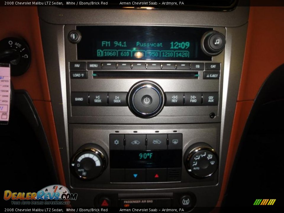 2008 Chevrolet Malibu LTZ Sedan White / Ebony/Brick Red Photo #31