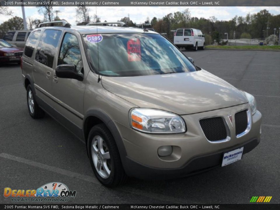 2005 Pontiac Montana SV6 FWD Sedona Beige Metallic / Cashmere Photo #6