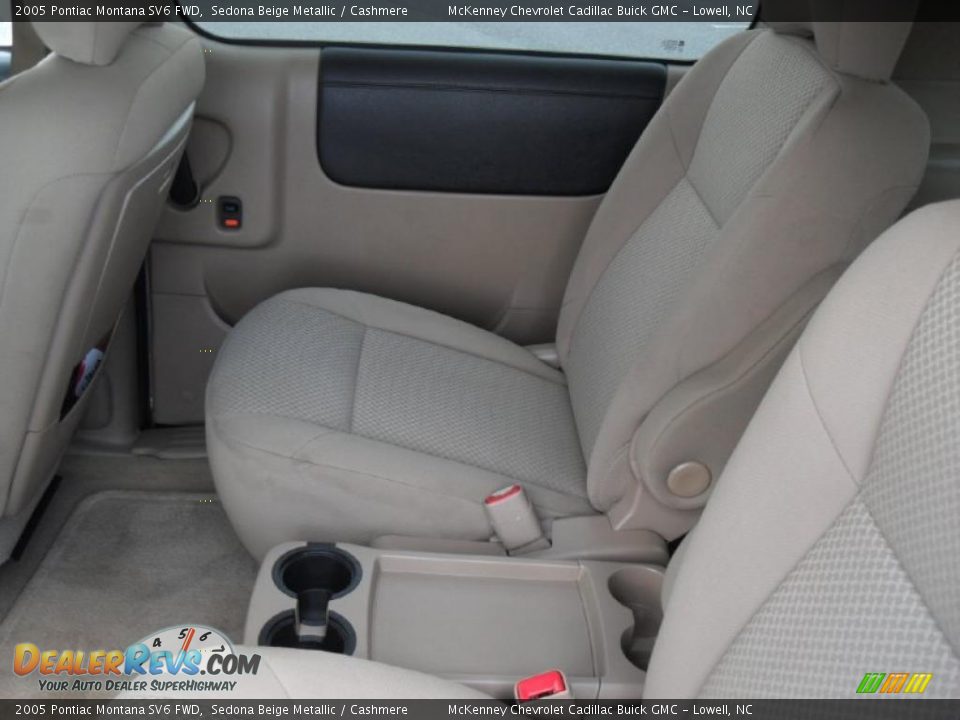 2005 Pontiac Montana SV6 FWD Sedona Beige Metallic / Cashmere Photo #14