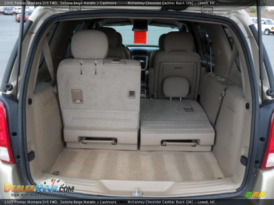 2005 Pontiac Montana SV6 FWD Sedona Beige Metallic / Cashmere Photo #16