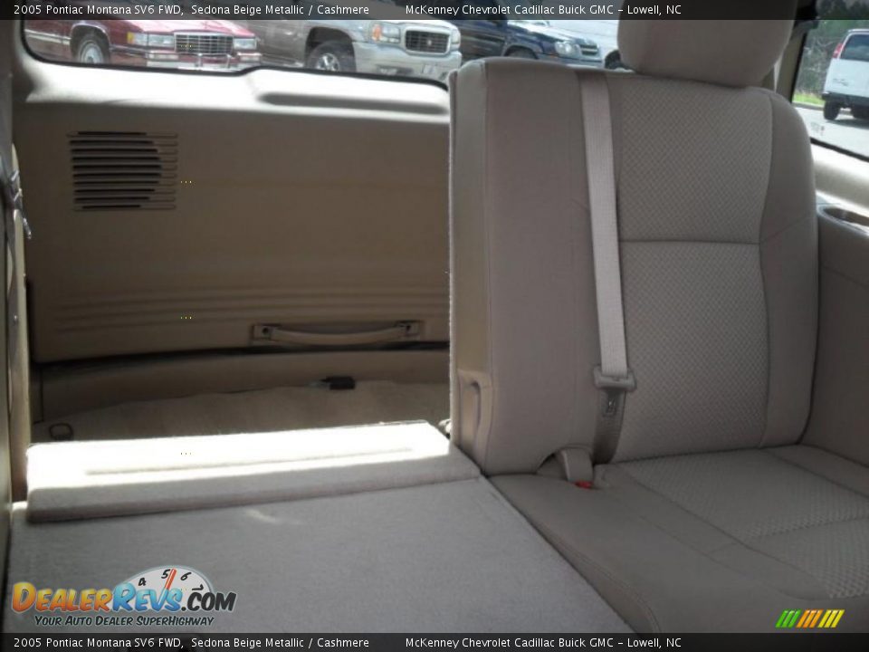 2005 Pontiac Montana SV6 FWD Sedona Beige Metallic / Cashmere Photo #18