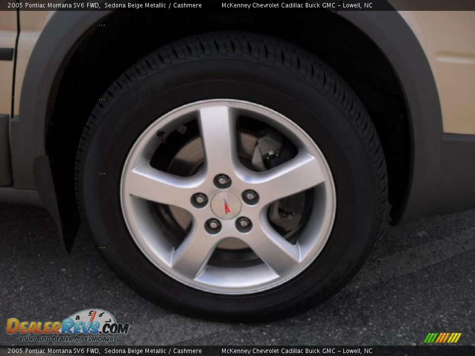 2005 Pontiac Montana SV6 FWD Sedona Beige Metallic / Cashmere Photo #23