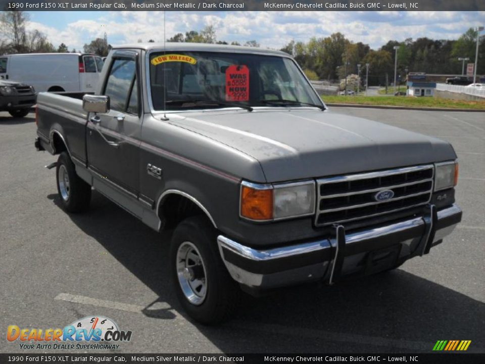Front 3/4 View of 1990 Ford F150 XLT Lariat Regular Cab Photo #5