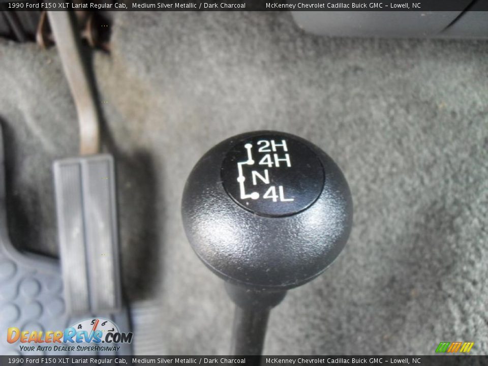 Controls of 1990 Ford F150 XLT Lariat Regular Cab Photo #11
