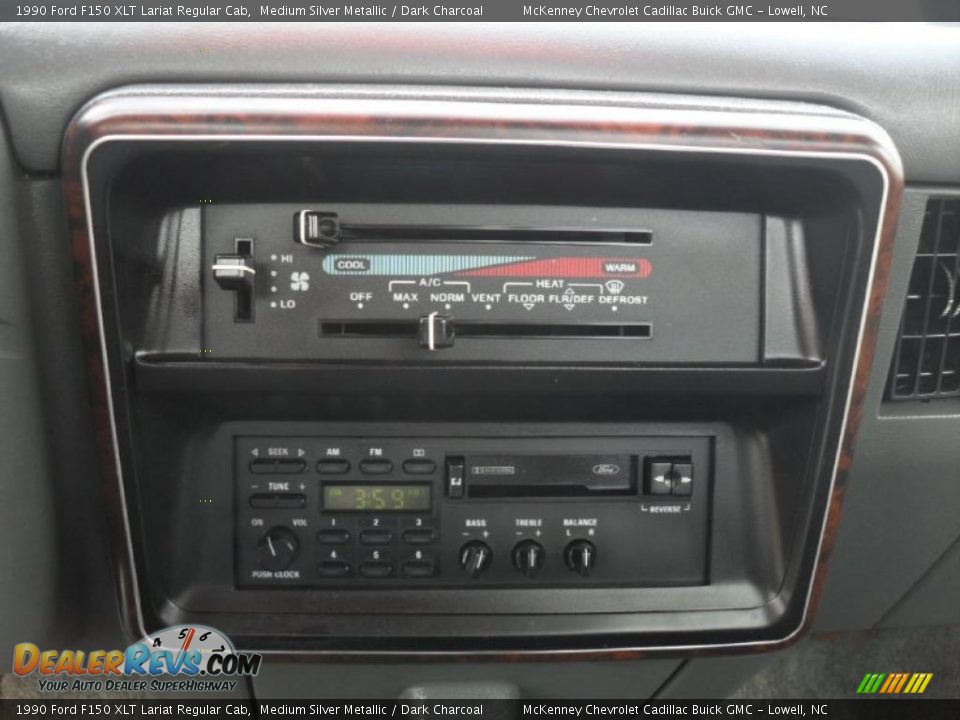 Controls of 1990 Ford F150 XLT Lariat Regular Cab Photo #12