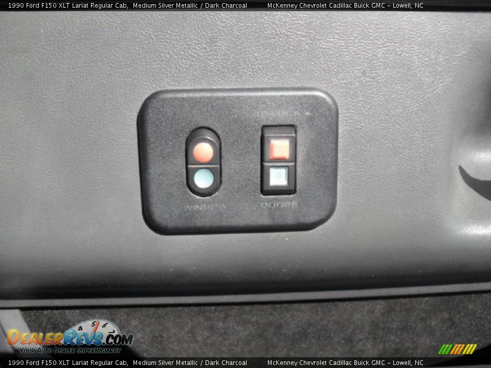 Controls of 1990 Ford F150 XLT Lariat Regular Cab Photo #20