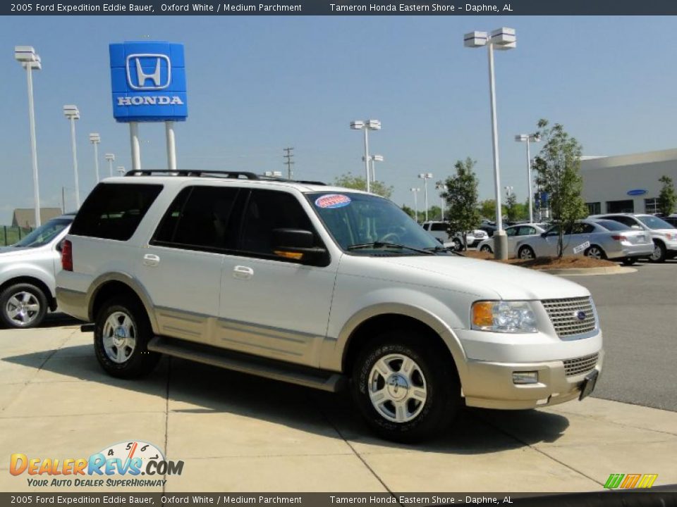 2005 Ford Expedition Eddie Bauer Oxford White / Medium Parchment Photo #3