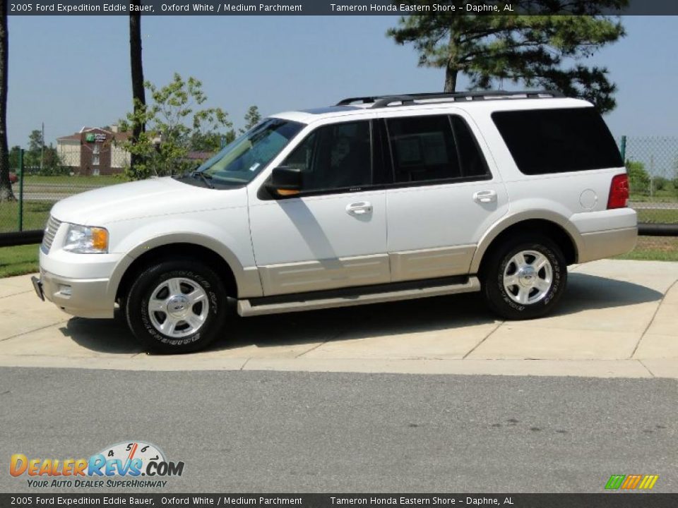 2005 Ford Expedition Eddie Bauer Oxford White / Medium Parchment Photo #8