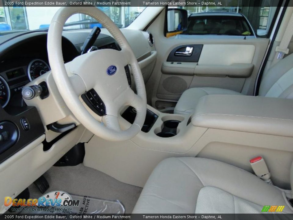 Medium Parchment Interior - 2005 Ford Expedition Eddie Bauer Photo #12