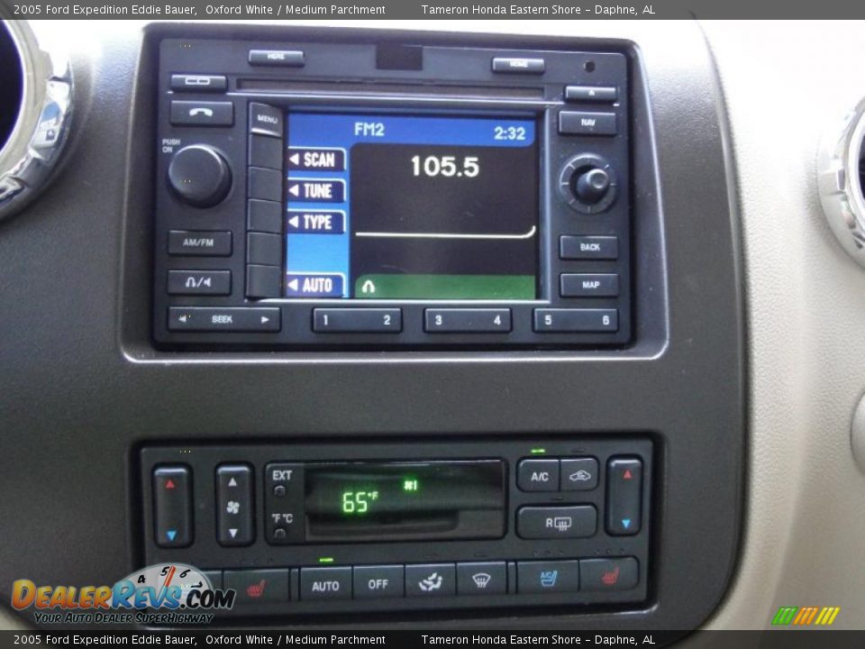 2005 Ford Expedition Eddie Bauer Oxford White / Medium Parchment Photo #22
