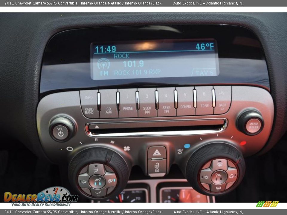Controls of 2011 Chevrolet Camaro SS/RS Convertible Photo #35