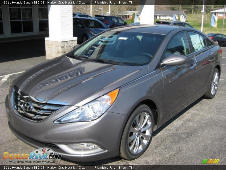 Front 3/4 View of 2011 Hyundai Sonata SE 2.0T Photo #2