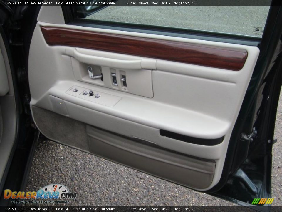 Door Panel of 1996 Cadillac DeVille Sedan Photo #21
