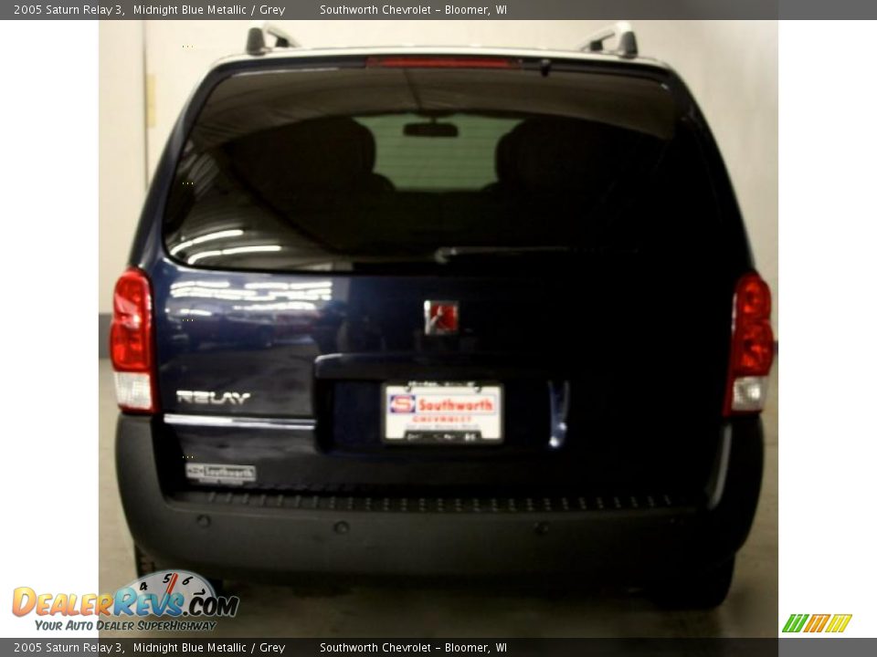 2005 Saturn Relay 3 Midnight Blue Metallic / Grey Photo #5