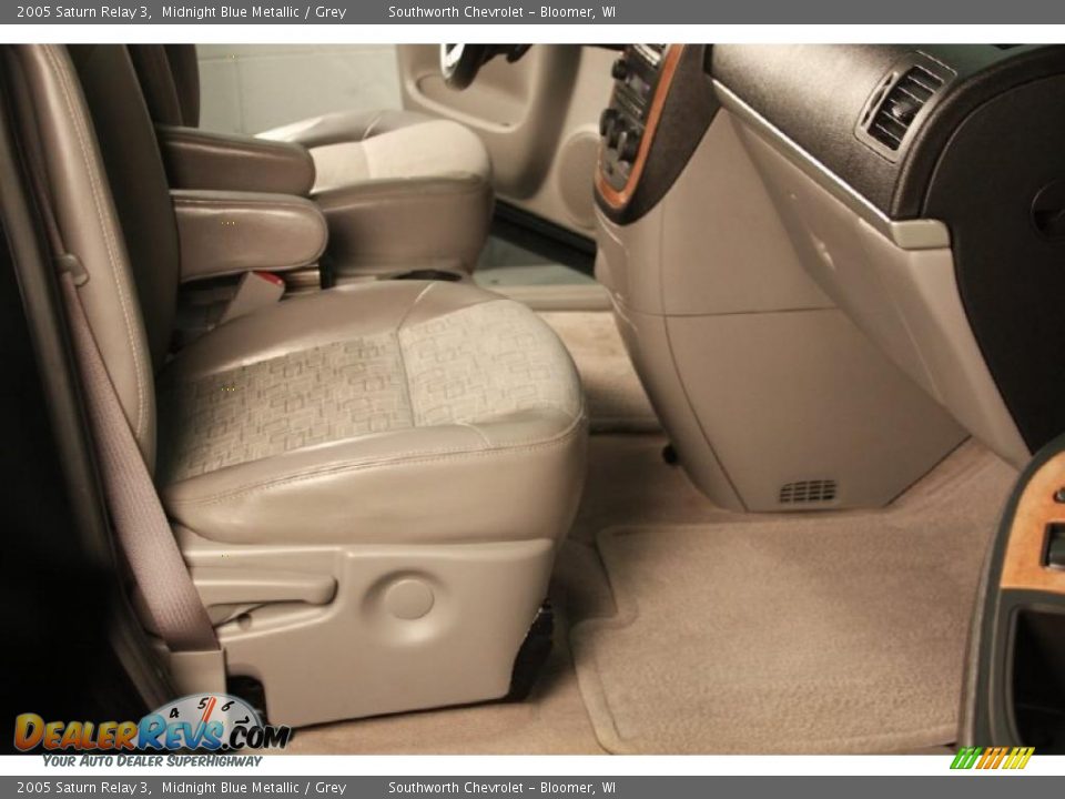 2005 Saturn Relay 3 Midnight Blue Metallic / Grey Photo #7