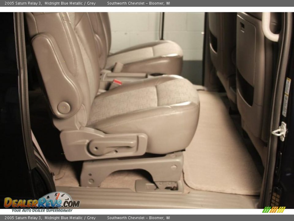 2005 Saturn Relay 3 Midnight Blue Metallic / Grey Photo #8