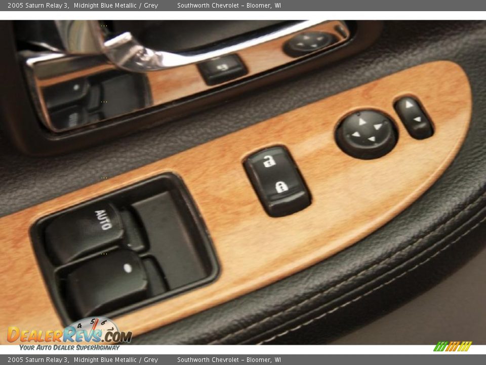 2005 Saturn Relay 3 Midnight Blue Metallic / Grey Photo #16