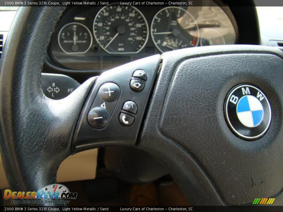 Controls of 2000 BMW 3 Series 328i Coupe Photo #23