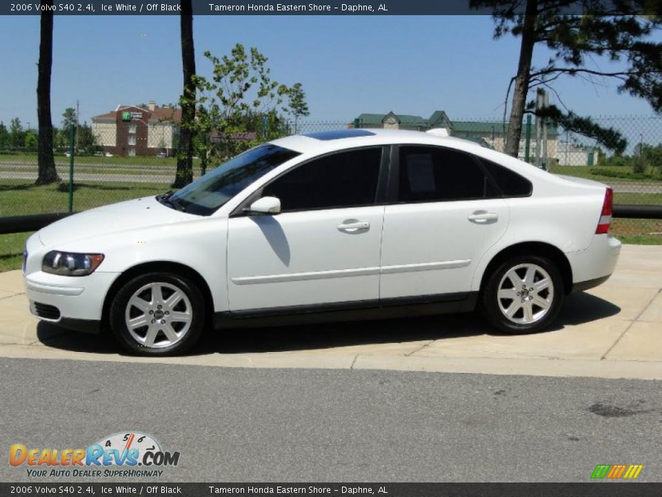 2006 Volvo S40 2.4i Ice White / Off Black Photo #8
