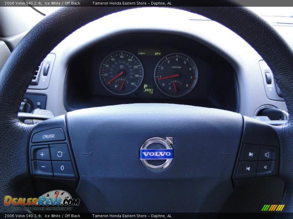 2006 Volvo S40 2.4i Ice White / Off Black Photo #16