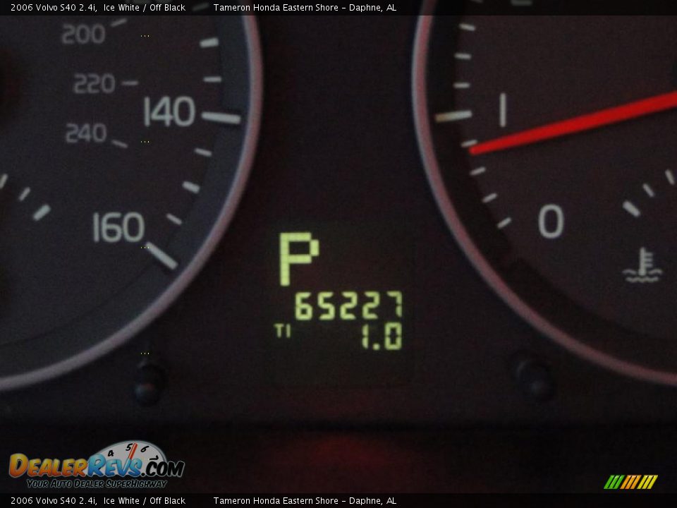 2006 Volvo S40 2.4i Ice White / Off Black Photo #18