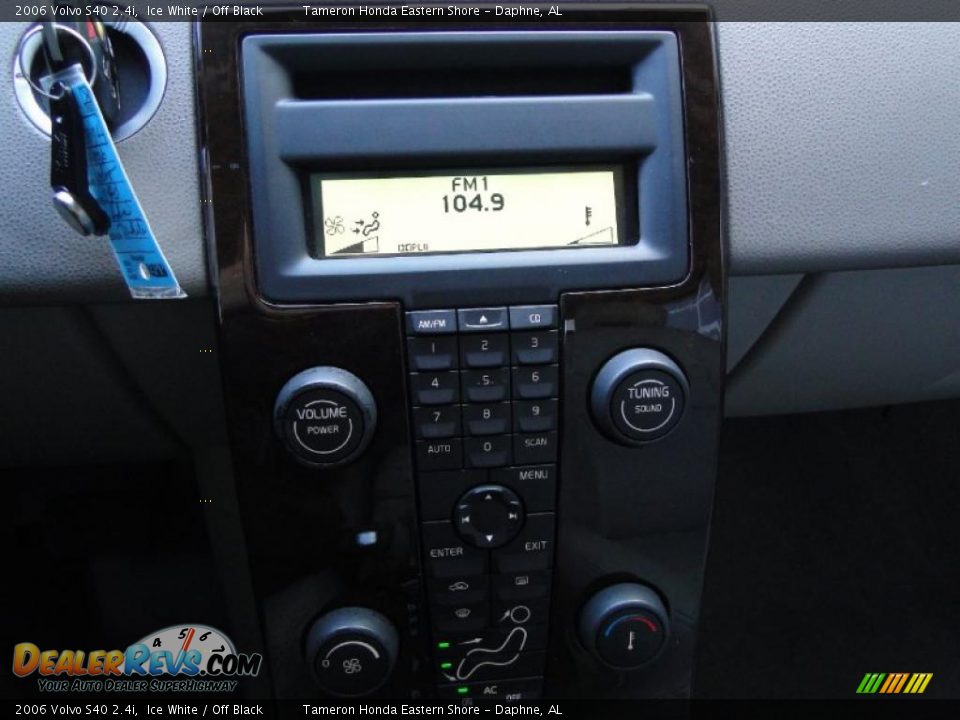 2006 Volvo S40 2.4i Ice White / Off Black Photo #22