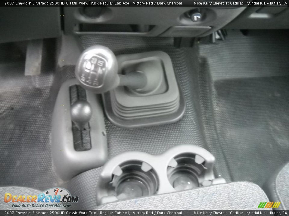 2007 Chevrolet Silverado 2500HD Classic Work Truck Regular Cab 4x4 Shifter Photo #18