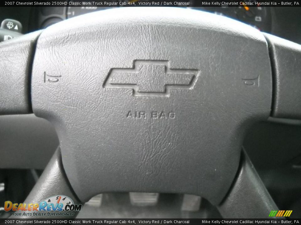 2007 Chevrolet Silverado 2500HD Classic Work Truck Regular Cab 4x4 Victory Red / Dark Charcoal Photo #19