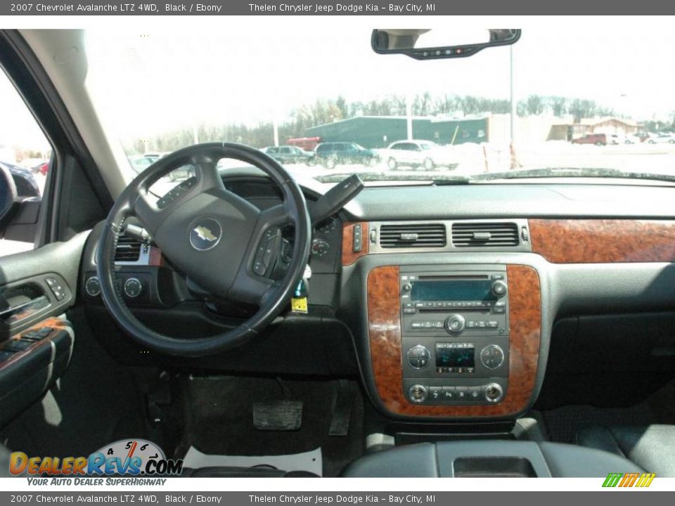 2007 Chevrolet Avalanche LTZ 4WD Black / Ebony Photo #8
