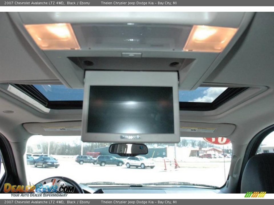 2007 Chevrolet Avalanche LTZ 4WD Black / Ebony Photo #9