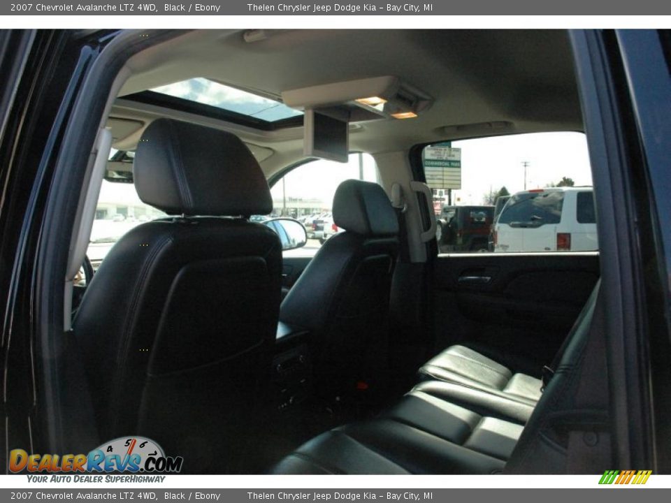 2007 Chevrolet Avalanche LTZ 4WD Black / Ebony Photo #10
