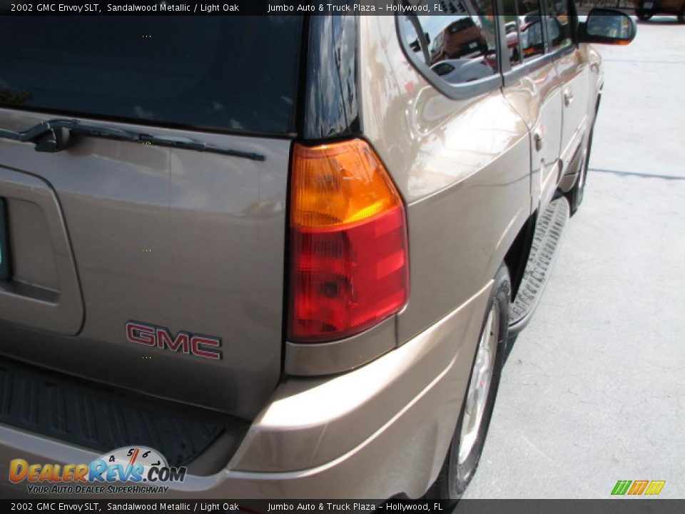 2002 GMC Envoy SLT Sandalwood Metallic / Light Oak Photo #11