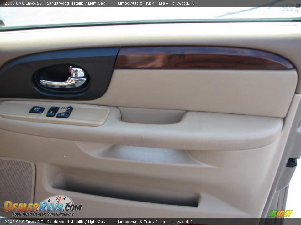 2002 GMC Envoy SLT Sandalwood Metallic / Light Oak Photo #18