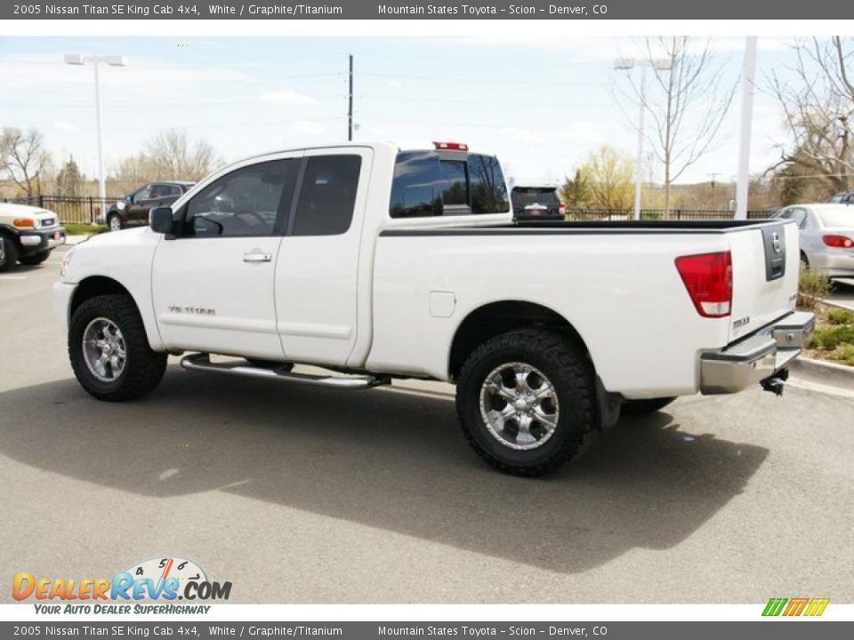 2005 Nissan Titan SE King Cab 4x4 White / Graphite/Titanium Photo #4