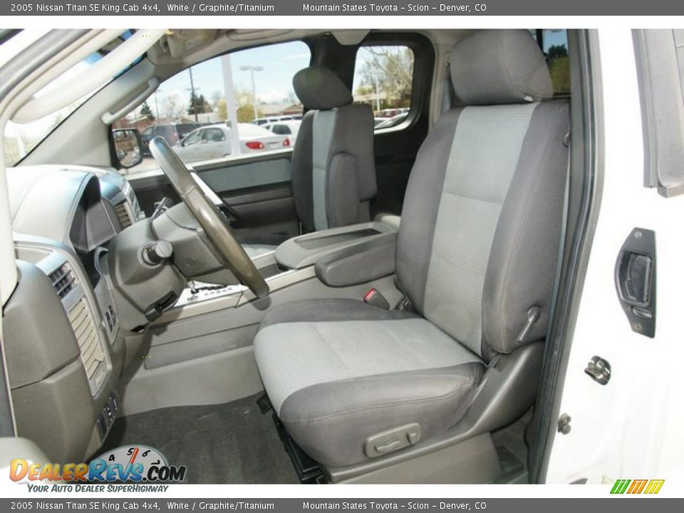 Graphite/Titanium Interior - 2005 Nissan Titan SE King Cab 4x4 Photo #9