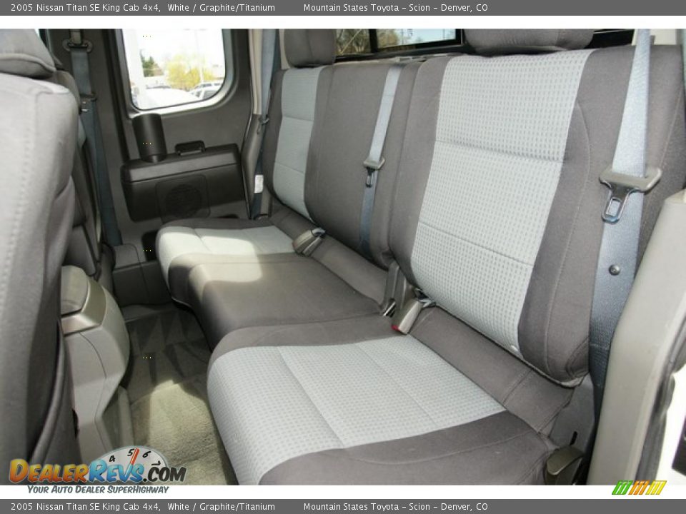 Graphite/Titanium Interior - 2005 Nissan Titan SE King Cab 4x4 Photo #10