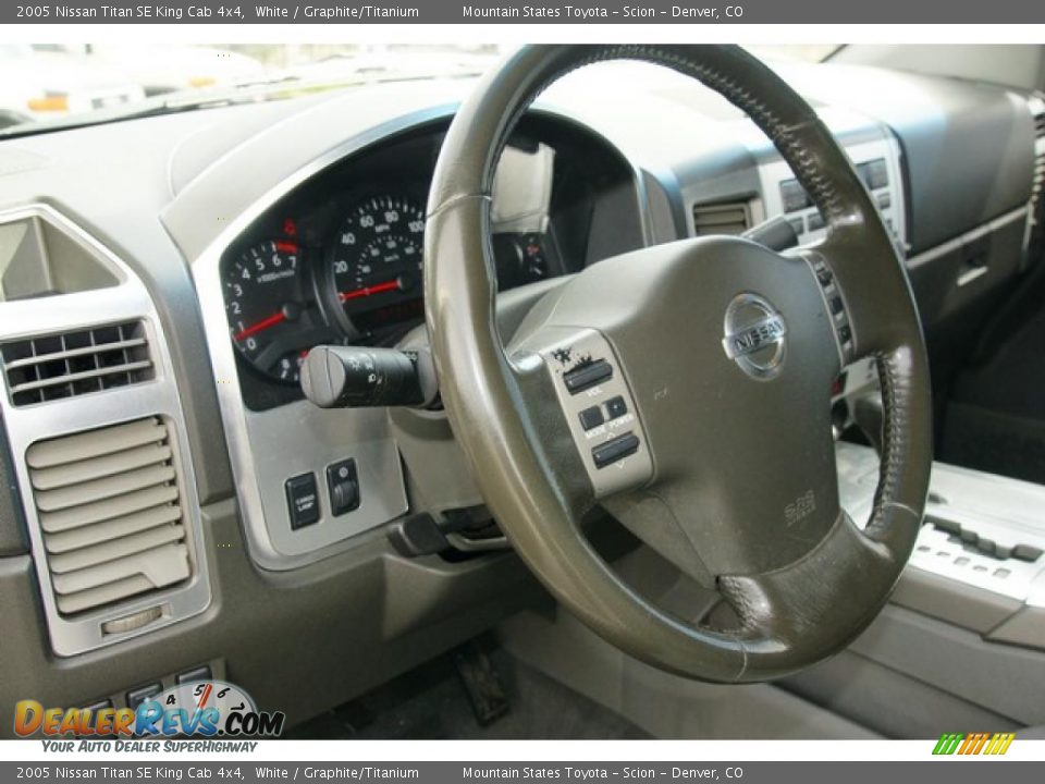 2005 Nissan Titan SE King Cab 4x4 White / Graphite/Titanium Photo #29