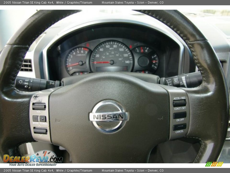 2005 Nissan Titan SE King Cab 4x4 White / Graphite/Titanium Photo #30
