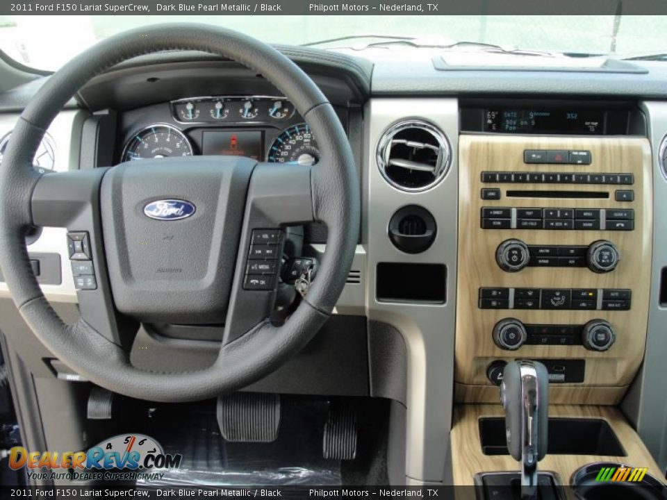 Dashboard of 2011 Ford F150 Lariat SuperCrew Photo #26